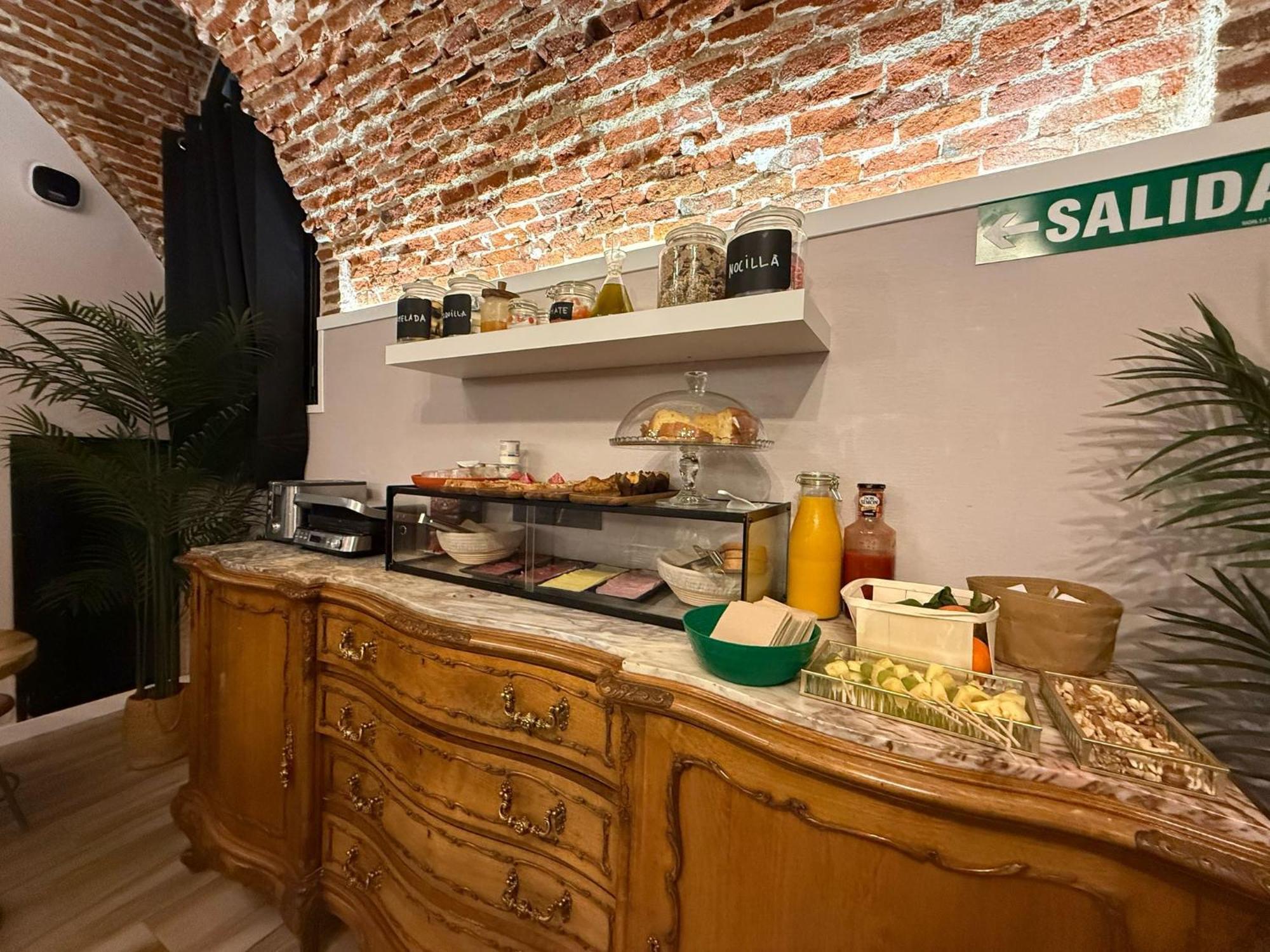 Cc Opera Suites Madryt Zewnętrze zdjęcie
